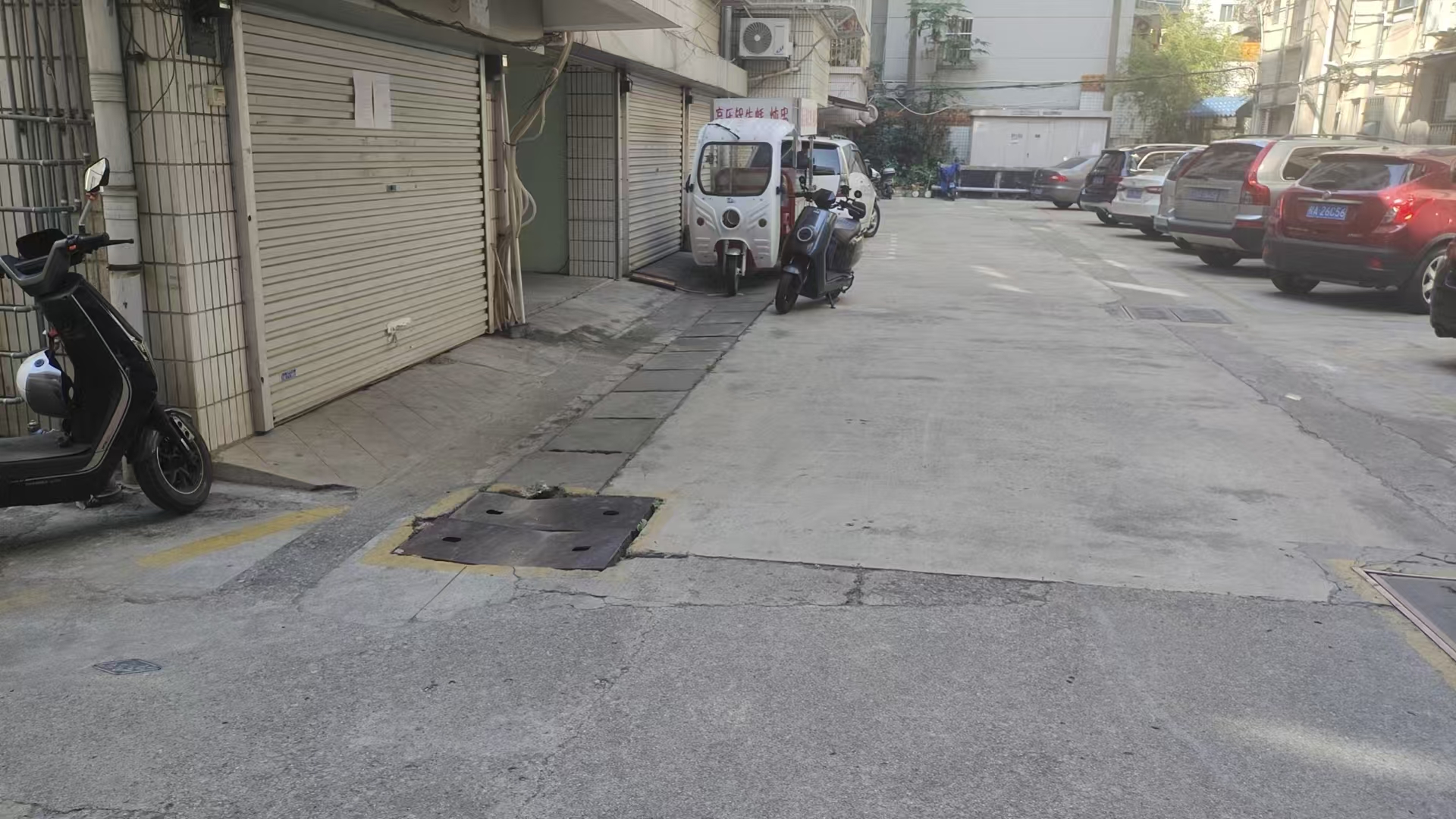 广西918博天堂中国集团建政路51号院内车库招租通告